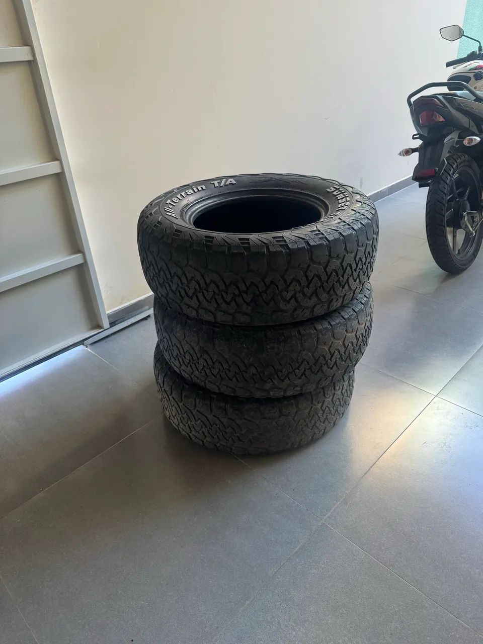 Vendo pneus usado 