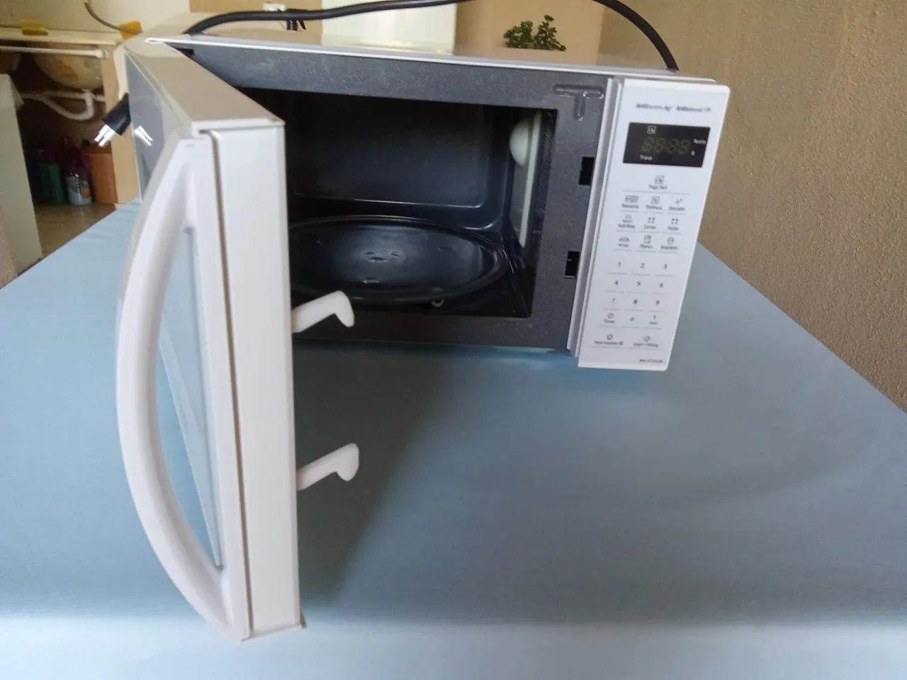 Microondas  Panasonic 21 litros - Foto 3