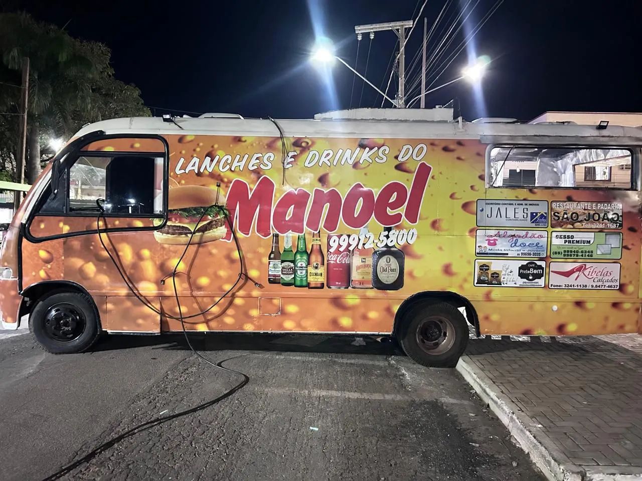 Micro ônibus equipado para fazer lanches e porções. - Foto 2