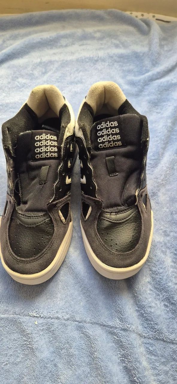 Tenis Adidas original. Tamanho 39