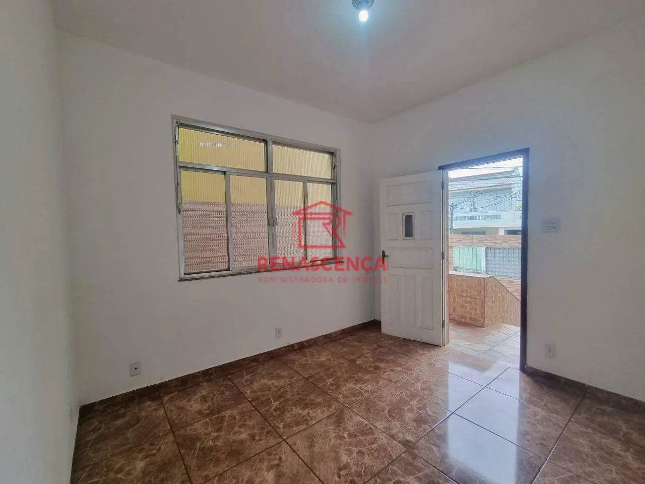 Excelente Casa com 2 Quartos no Tanque! - Foto 2