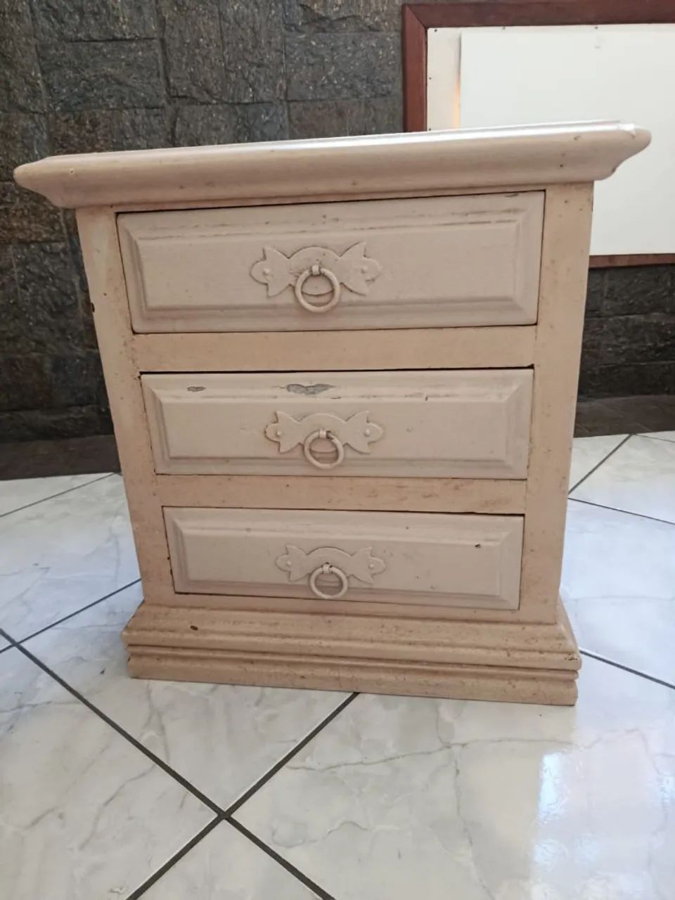 Mesa de cabeceira madeira de lei