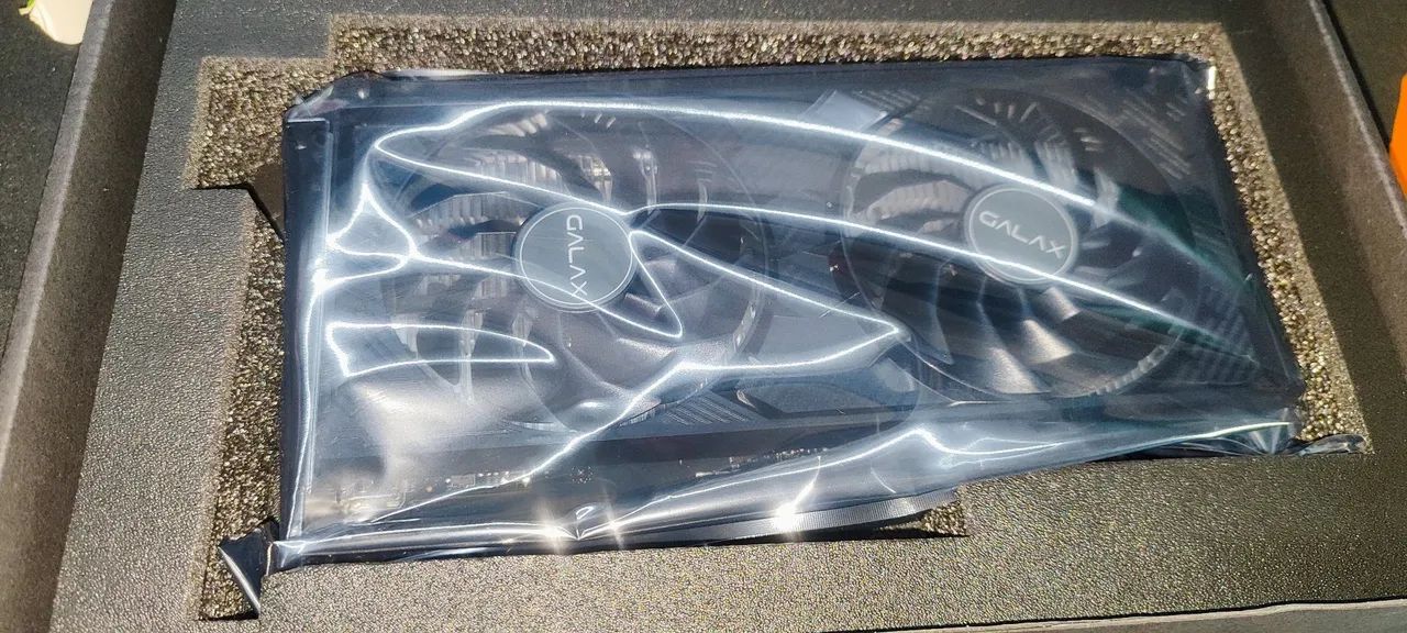 Placa de vídeo NVidia RTX 4060 LACRADA  - Foto 2