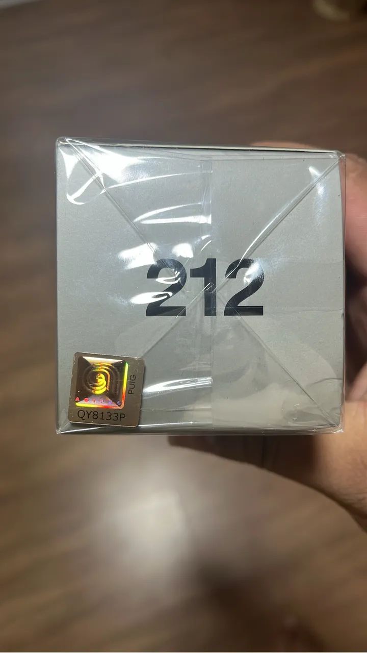 Perfume 212 MEN 100ml - Foto 2