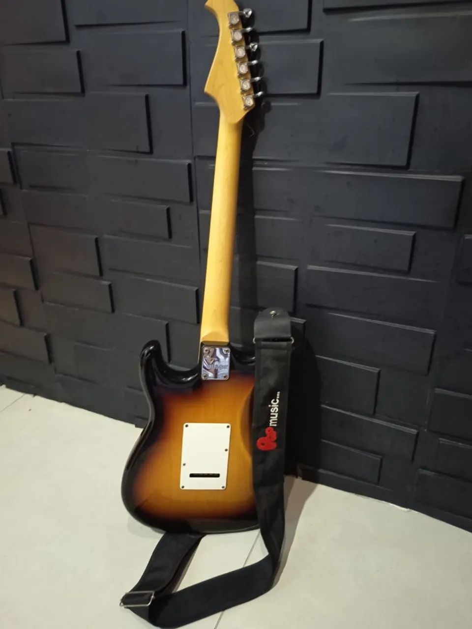 Guitarra Eagle stratocaster relíquia  - Foto 2