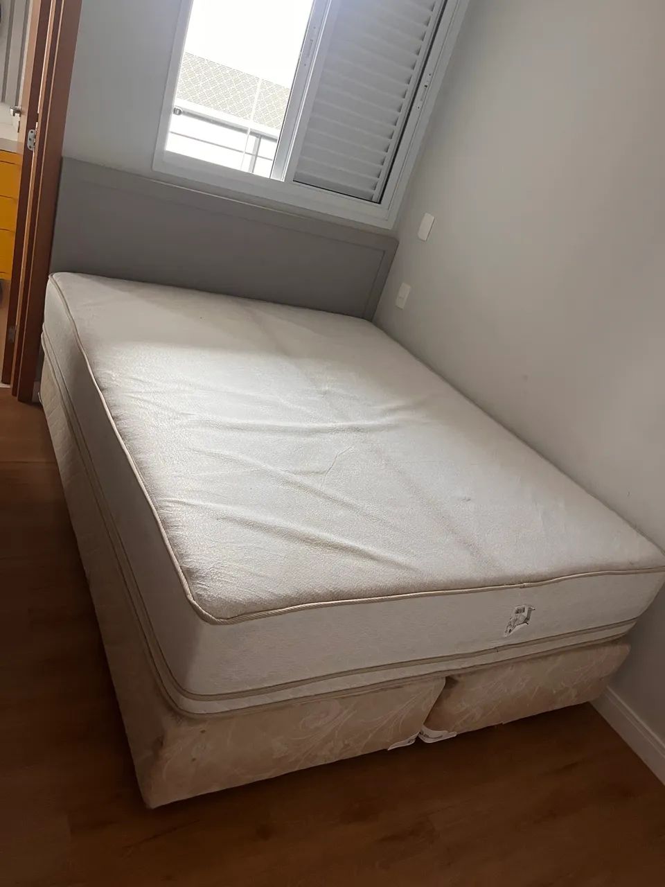 Cama queen 