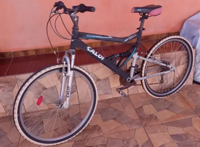 Bicicleta de 21 marchas com 2 suspensões 