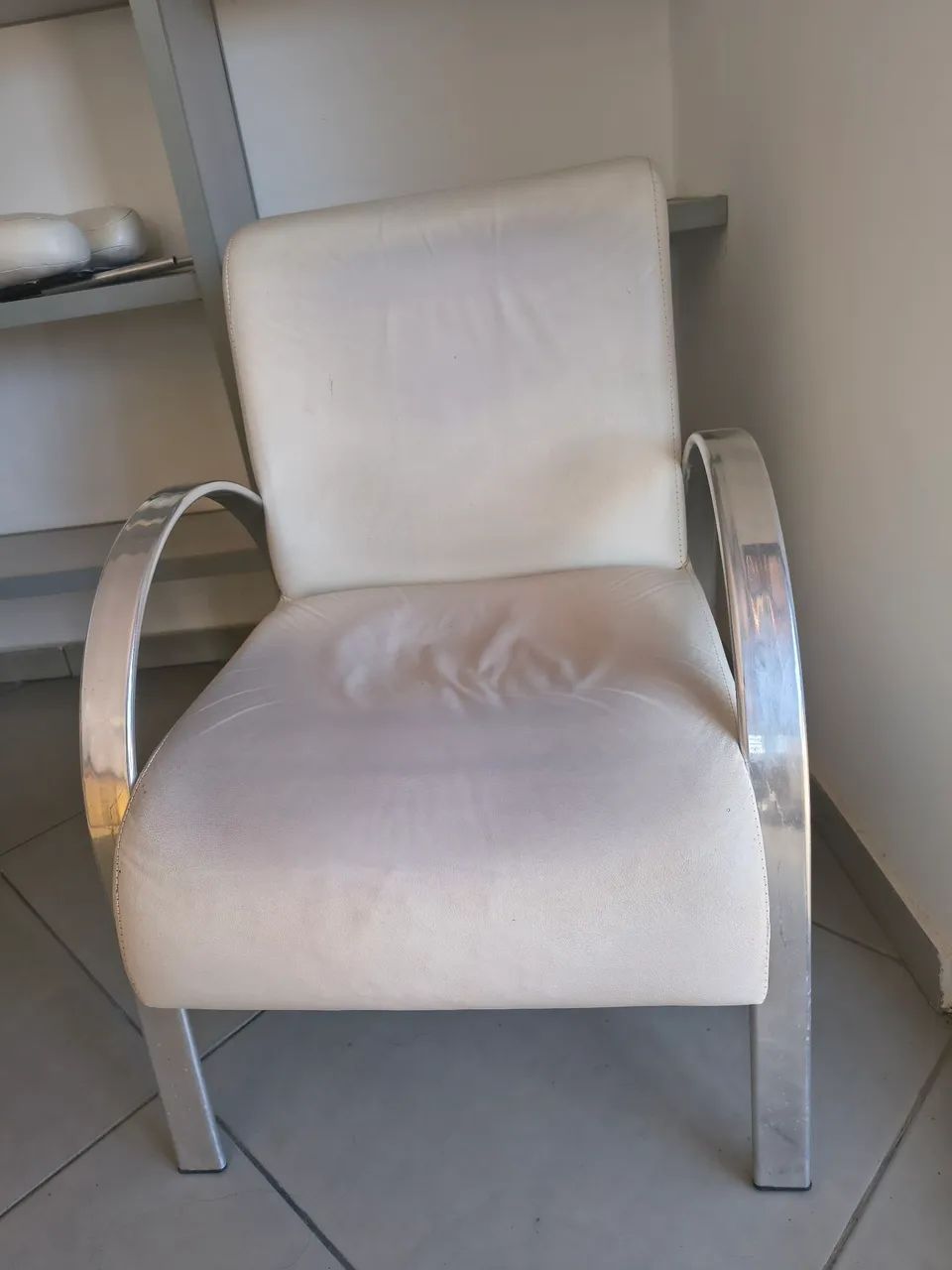 Poltrona branca corino  - Foto 2