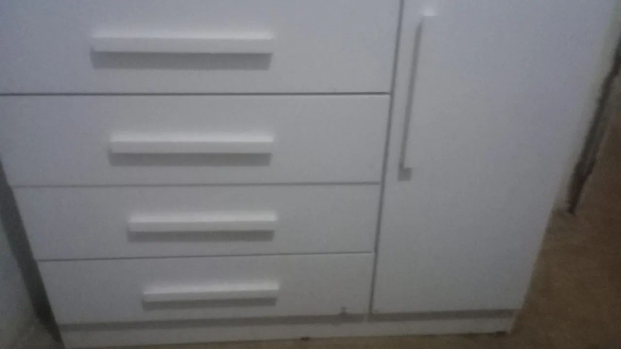 Vendo cômoda branca nova