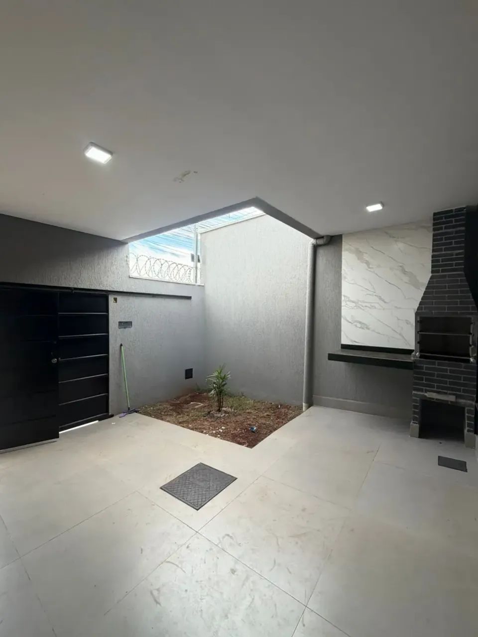 Casa 2/4 com suite - 200 metros da rua da Divisa - Foto 3