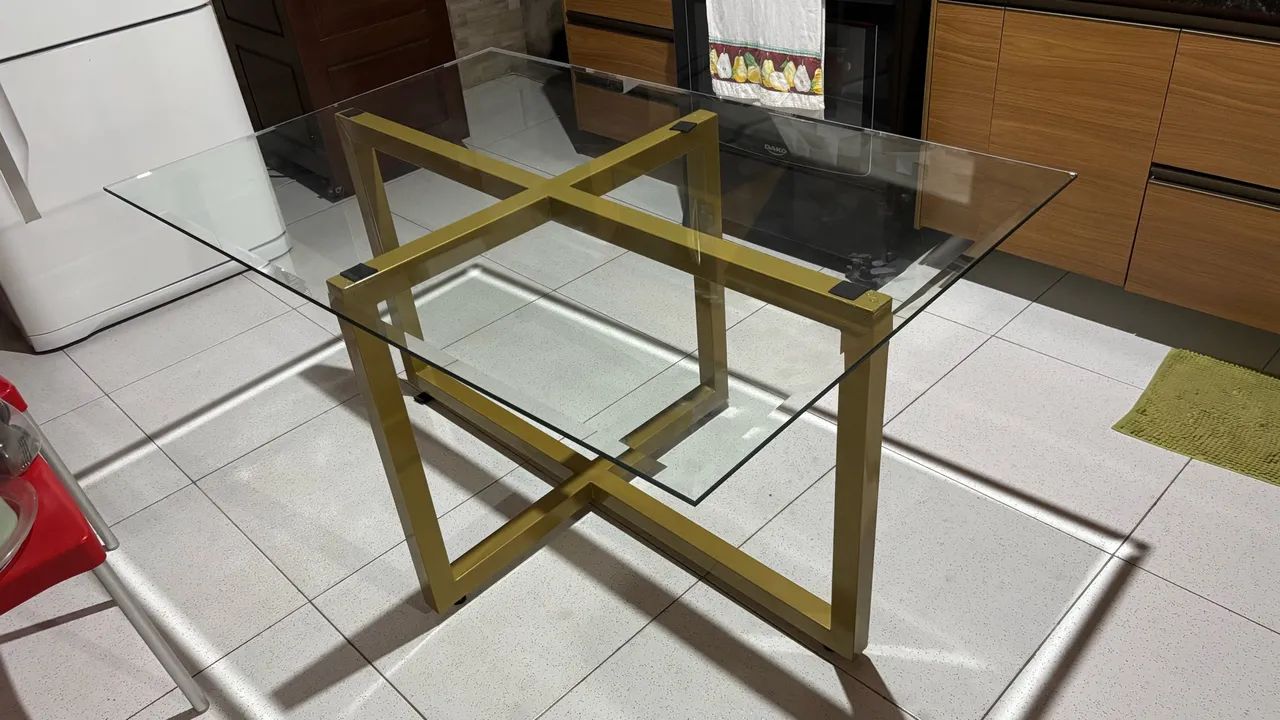 Mesa de vidro com pé em metalon  - Foto 4