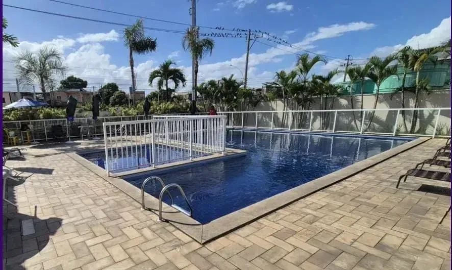 Apartamento em Condomínio Clube com 2 quartos próximo ao BRT e Av. Brasil.