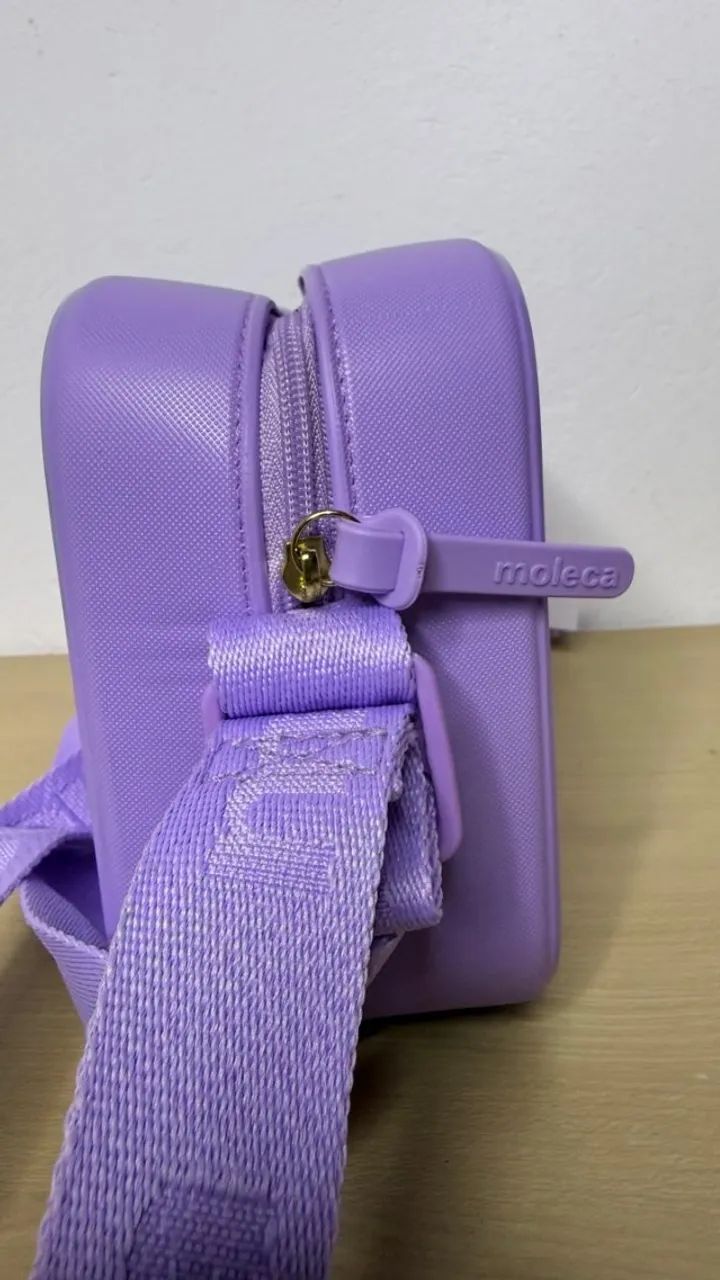 Bolsa Tiracolo Moleca PVC Lilás Original (Nunca Usada) - Foto 5