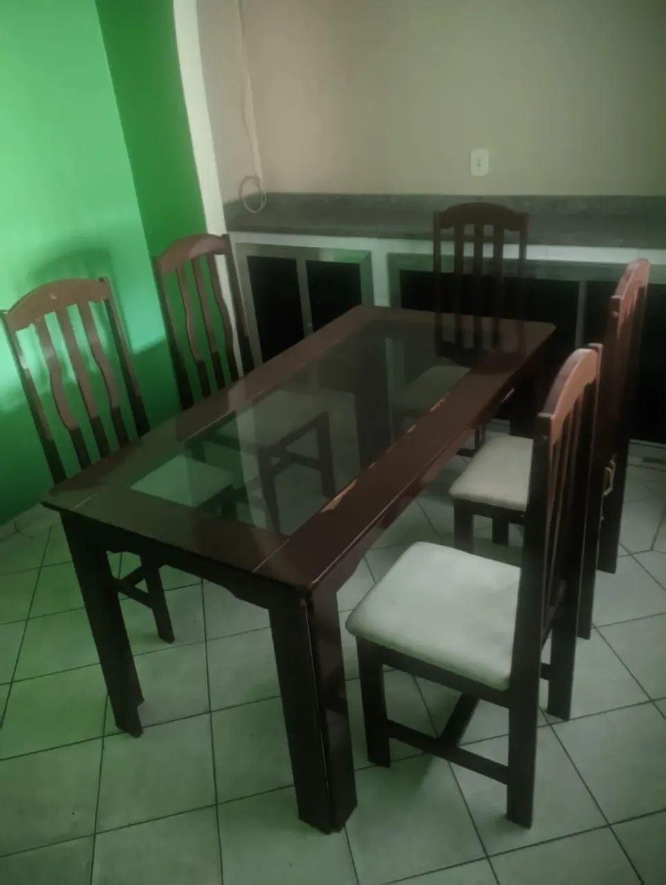 Mesa com 5 cadeiras