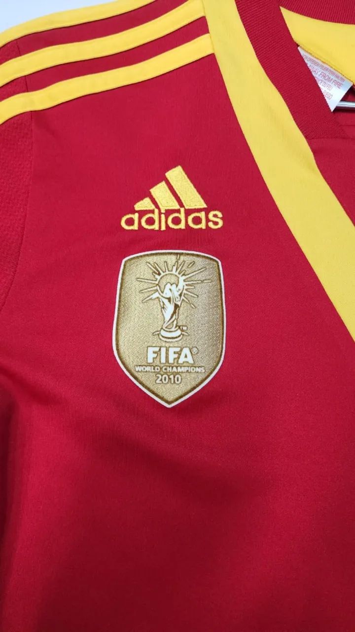 Camisa Espanha 2013 com Patch Copa 2010 - Foto 2