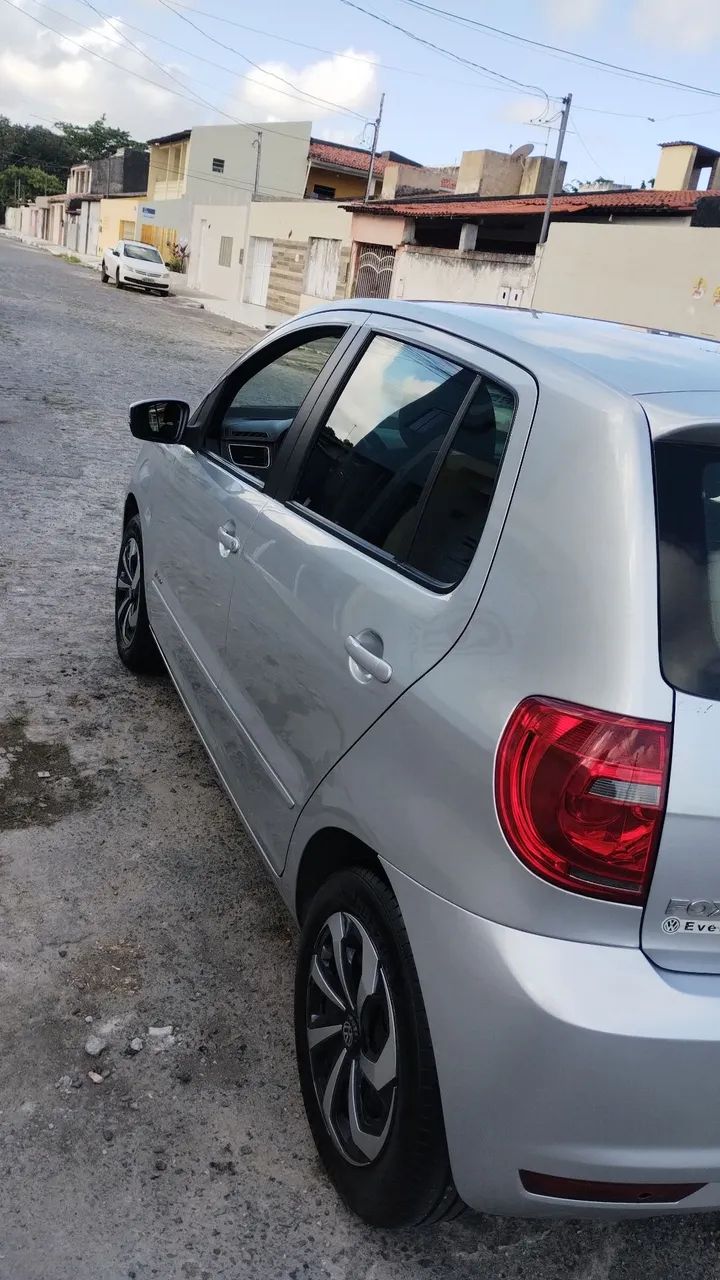 Volkswagen Fox 1.0 MI Total Flex 8V 5P 2014 - Foto 3