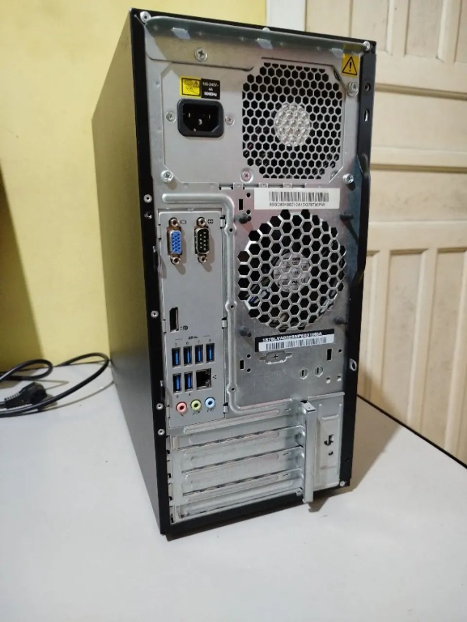 Servidor Lenovo ThinkServer TS150 - Foto 3