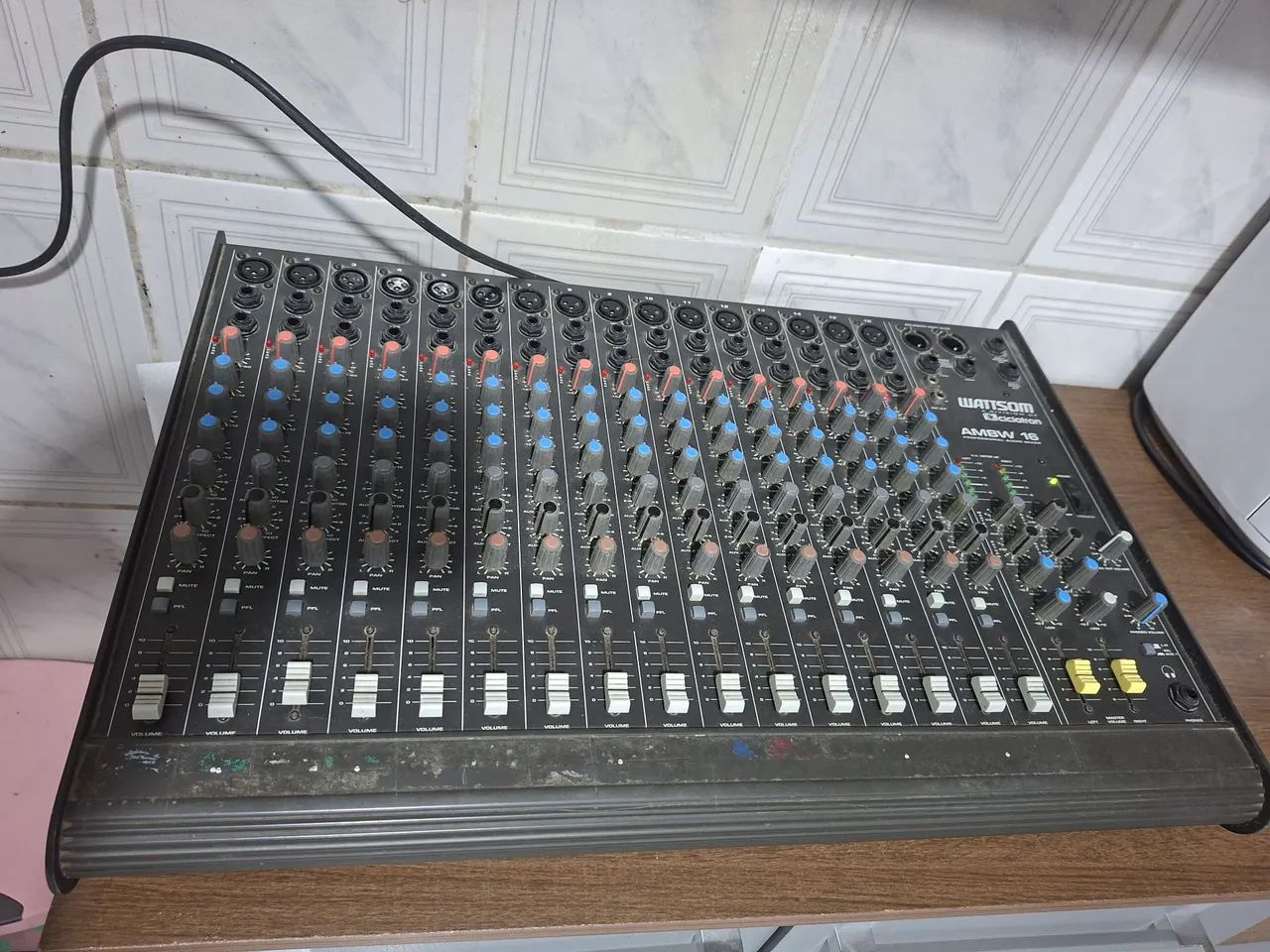 Mesa de som