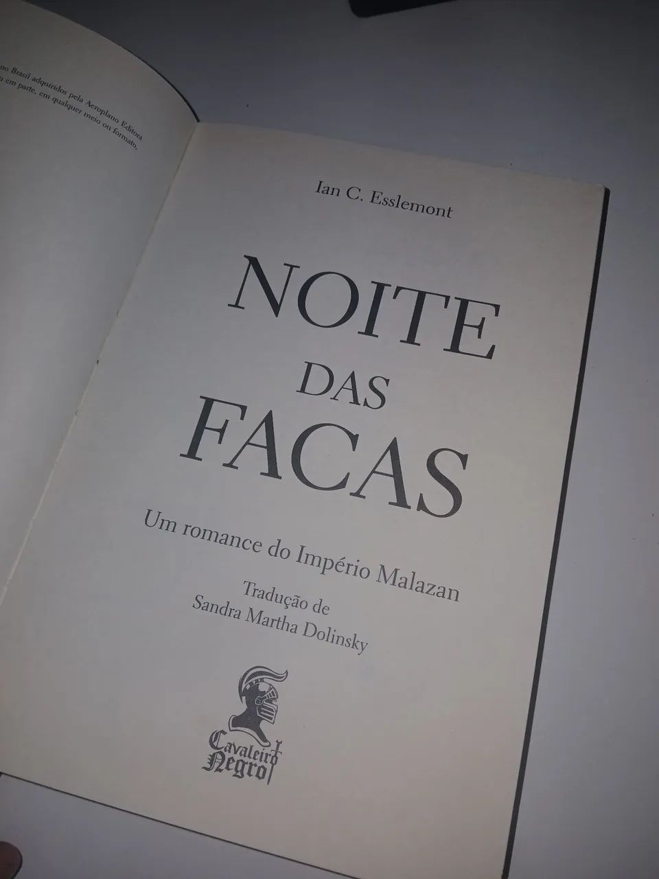 Livro Noite das Facas romance - Foto 3