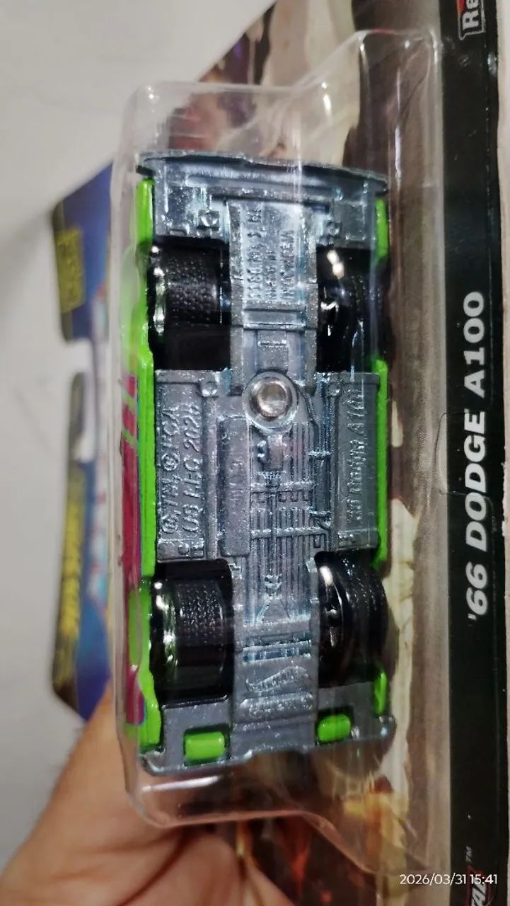 Hotwheels Premium Dodge A100 HeMan  - Foto 4