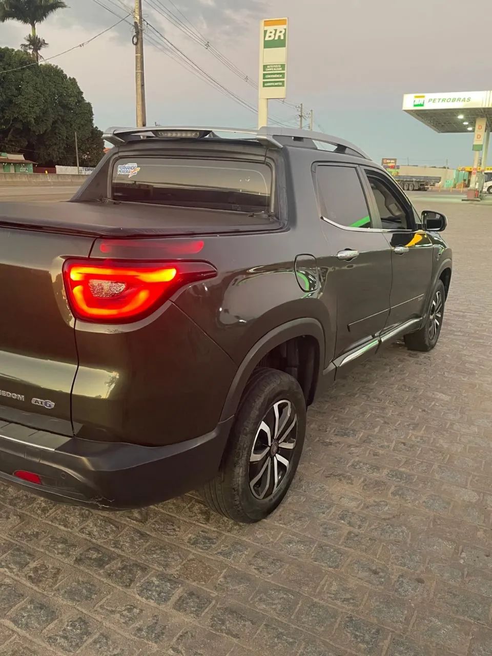 Fiat Toro Freedom 1.8 16V Flex Aut. 2017 - Foto 4