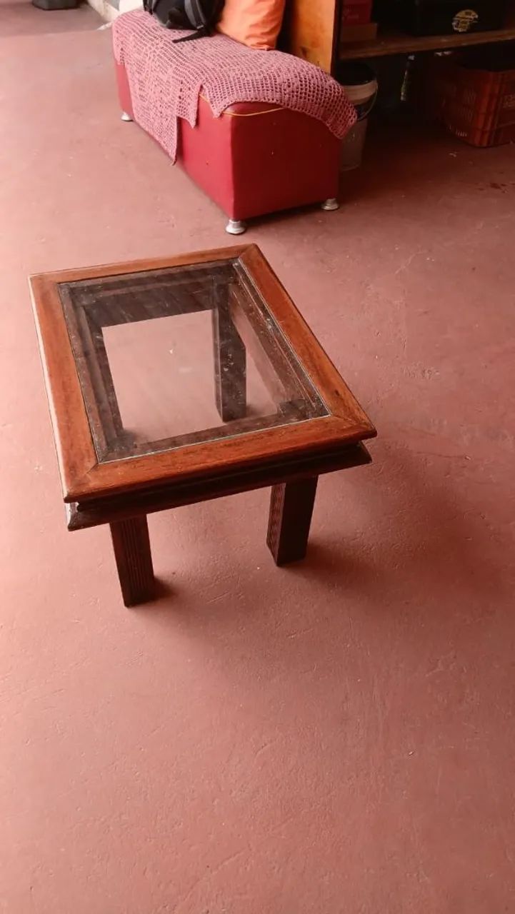Mesa de centro de madeira com tampa de vidro - Foto 2