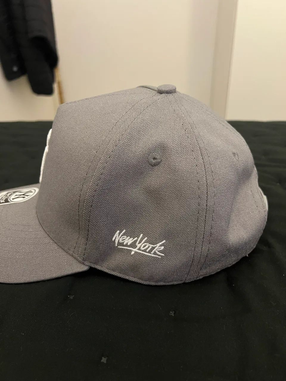 Boné New York Yankees Cinza e Branco - Foto 2