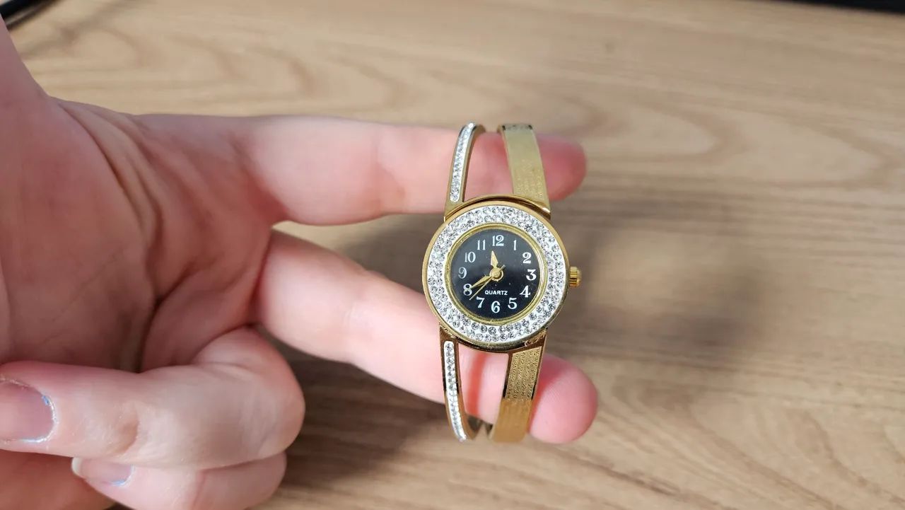 Relógio feminino em aço inoxidável  - Foto 2