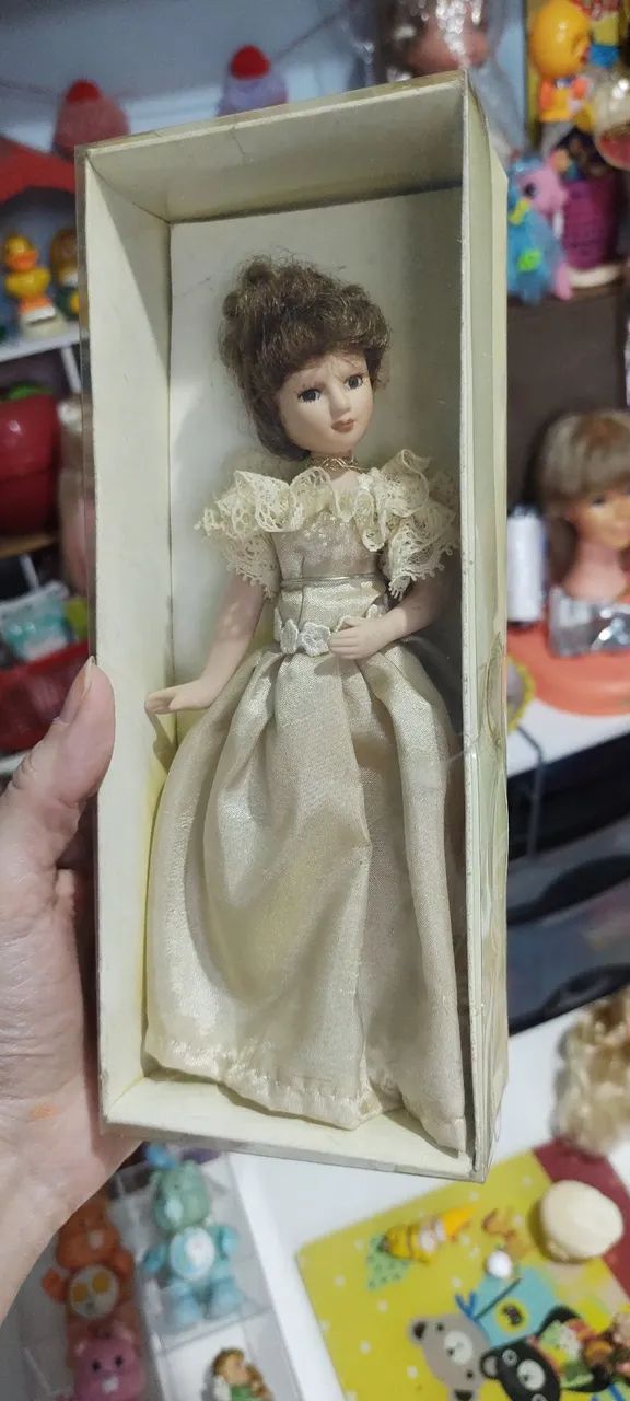 Boneca de porcelana Dama antiga de coleção  - Foto 2