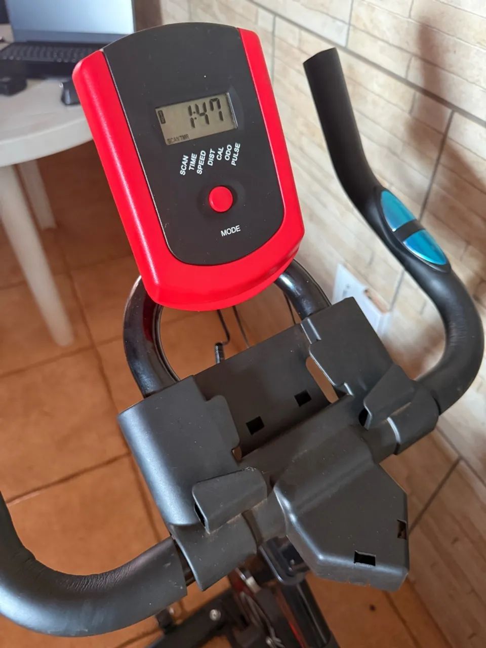 Bicicleta ergométrica 8kg - Foto 2