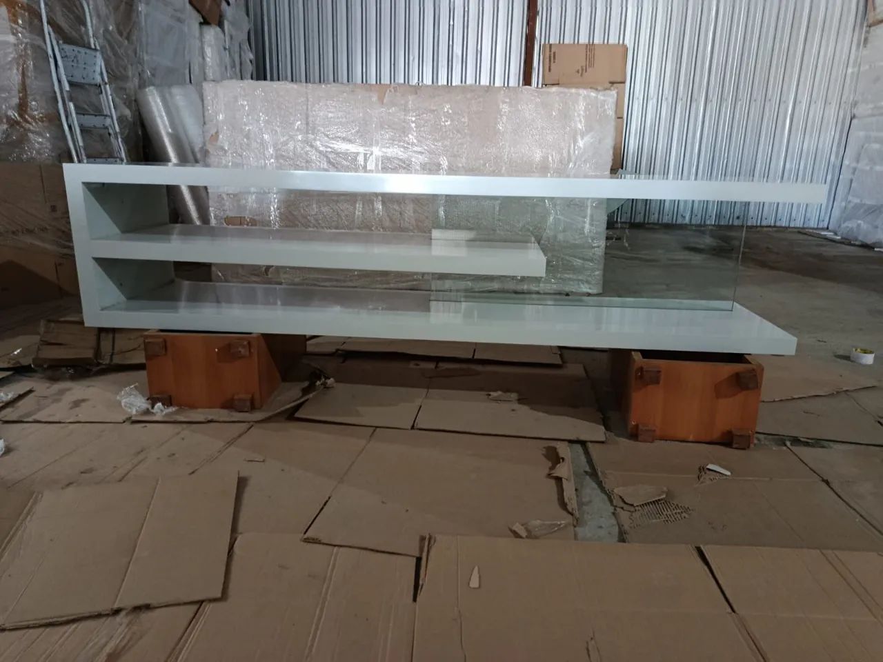 Rack laqueado com detalhe em vidro. - Foto 4