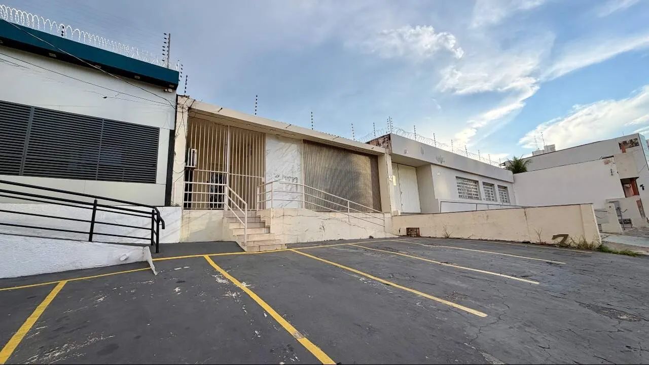 Casa Comercial para Aluguel no CentroSul  Cuiabá/MT | 5 Quartos, 2 Salas e 4 Vagas