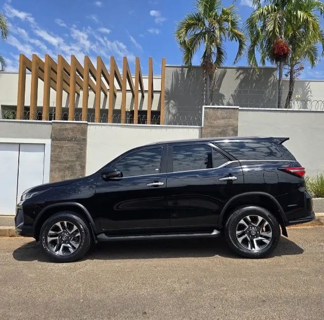 Toyota Hilux SW4 Diamond 2.8 TB 4x4 Die. Aut., foto 6 de 11