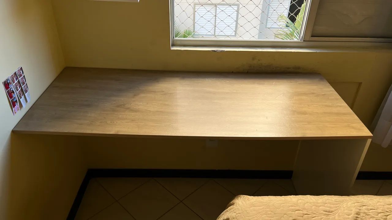 Escrivaninha / mesa de escritório 