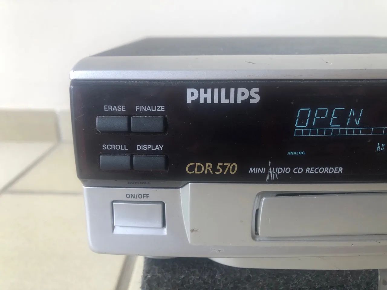 Cd player e gravador de cd Phillips CD-R 570 - Foto 2