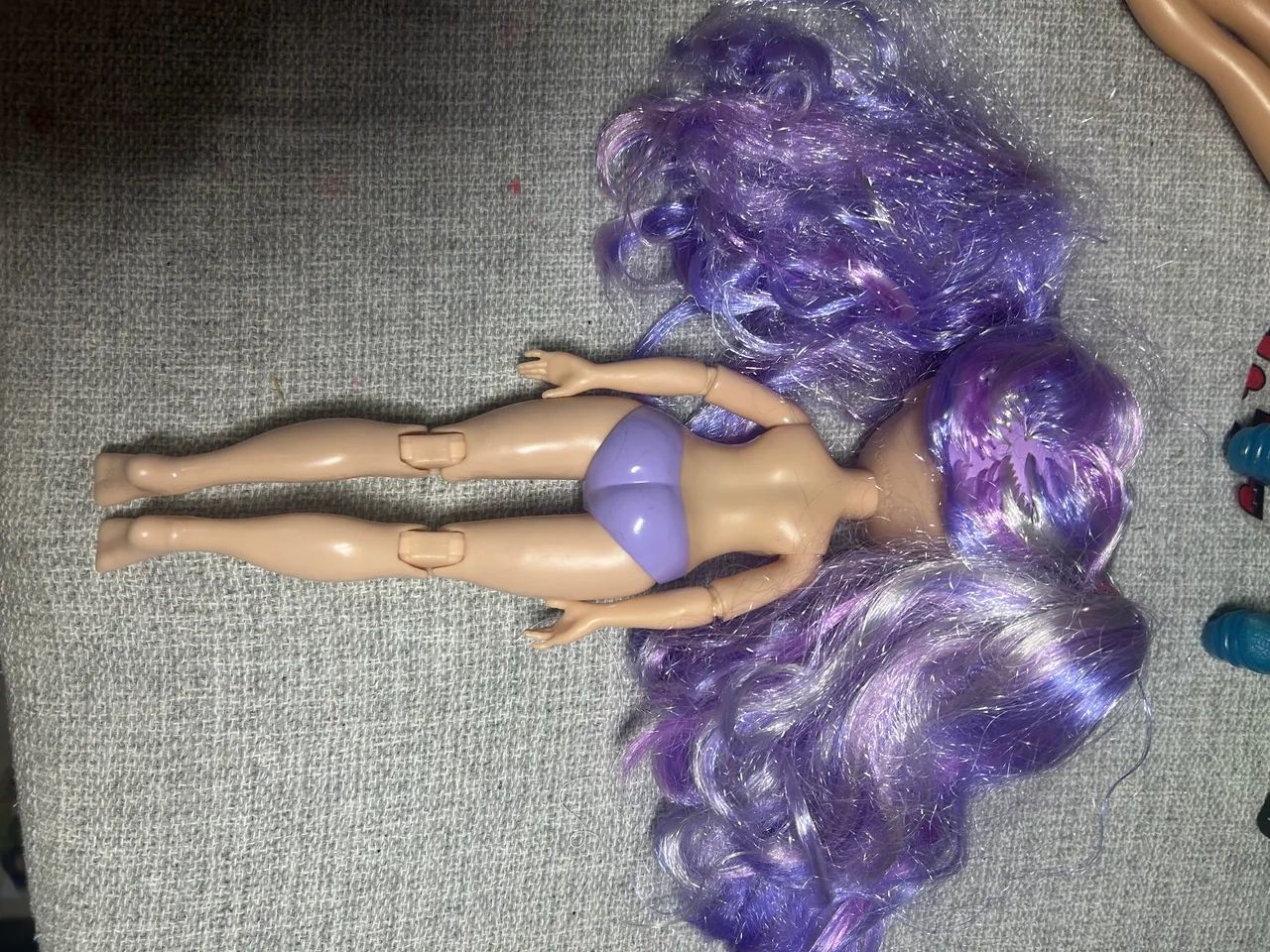 Boneca rainbow high