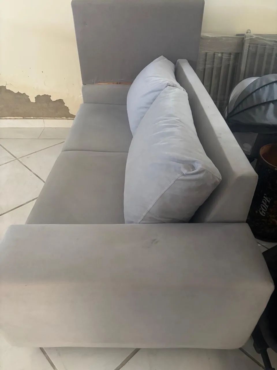 Sofá de 3 lugares.