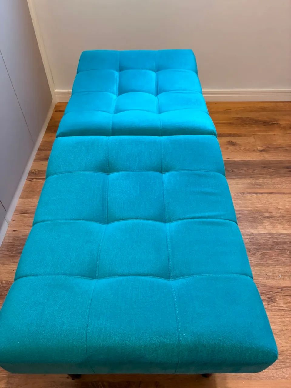 Par de Puffs / Poltronas Sem Encosto Azul Turquesa - Pés Palito - Foto 4