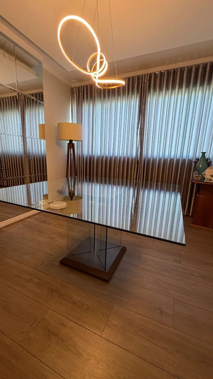 Vendo mesa para 8 lugares, 1,50 x 1,50. - Foto 2