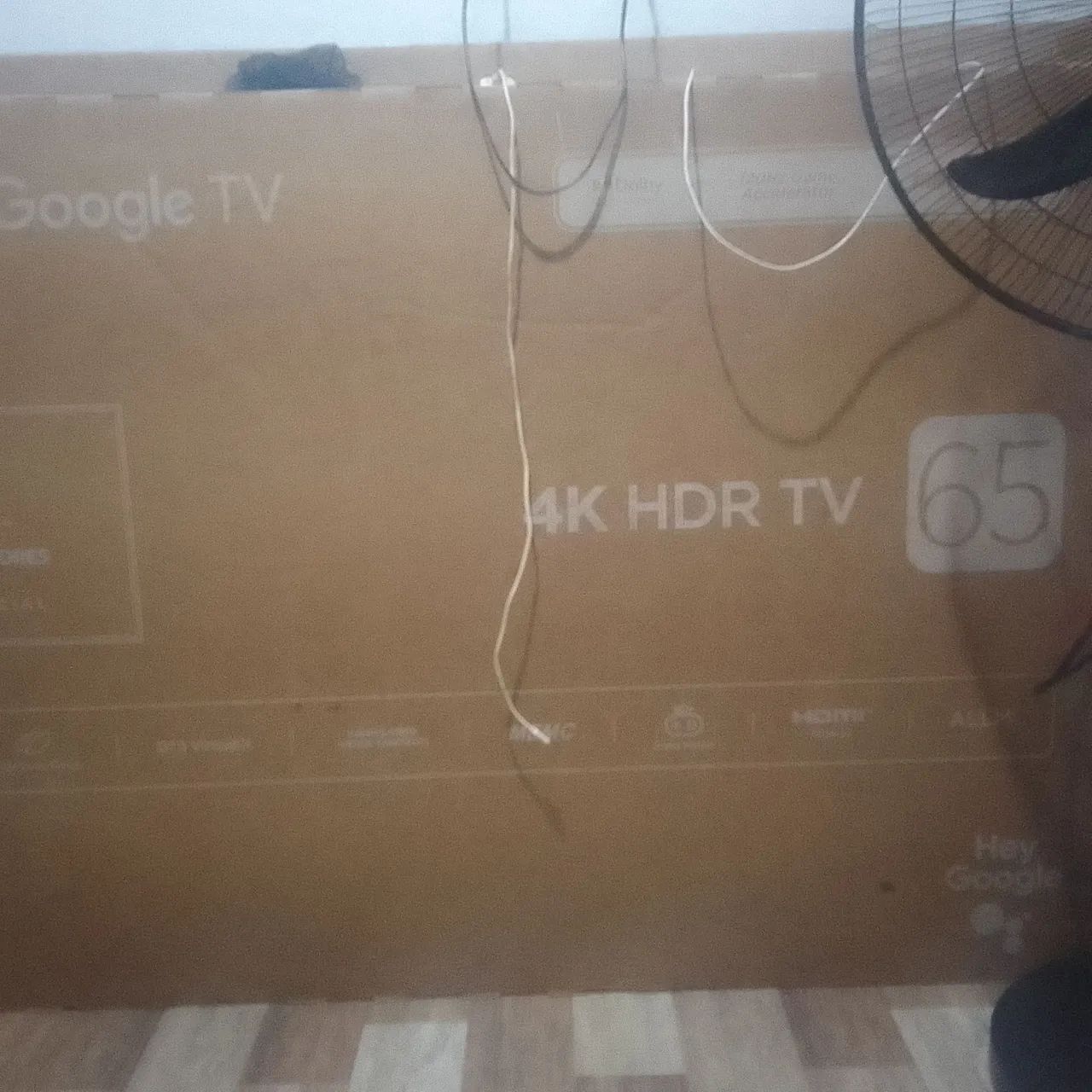 Televisão 65 polegadas com defeito