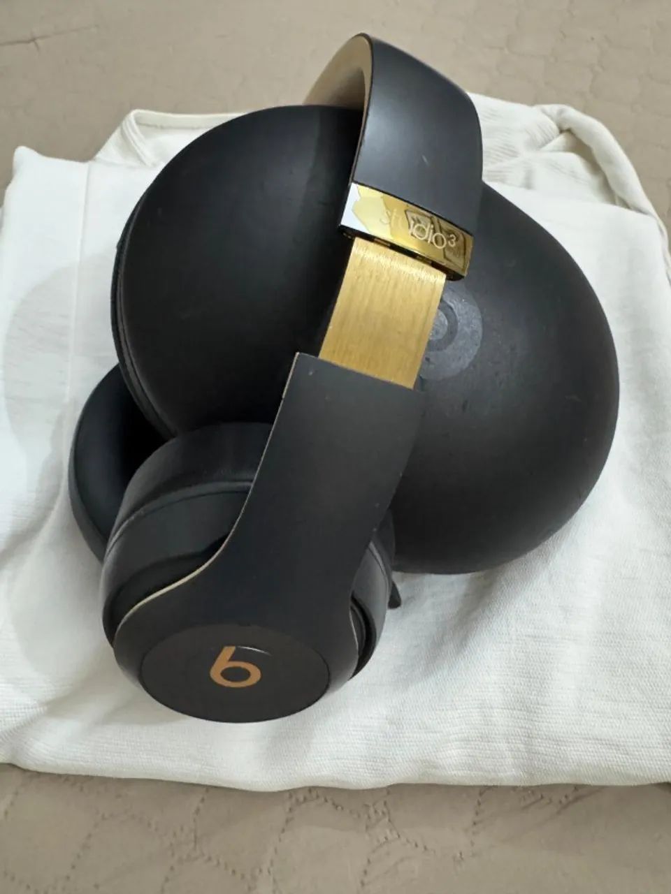 Fone de Ouvido Apple Beats Studio 3 Cinza e Dourado - Foto 2