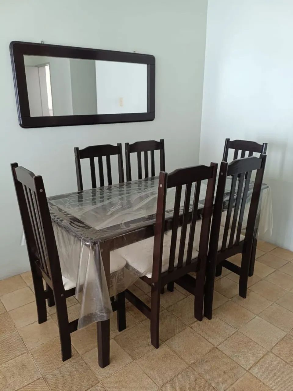 Vendo mesa com 6 cadeiras - Foto 2