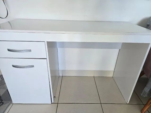 Escrivaninha branca  - Foto 3