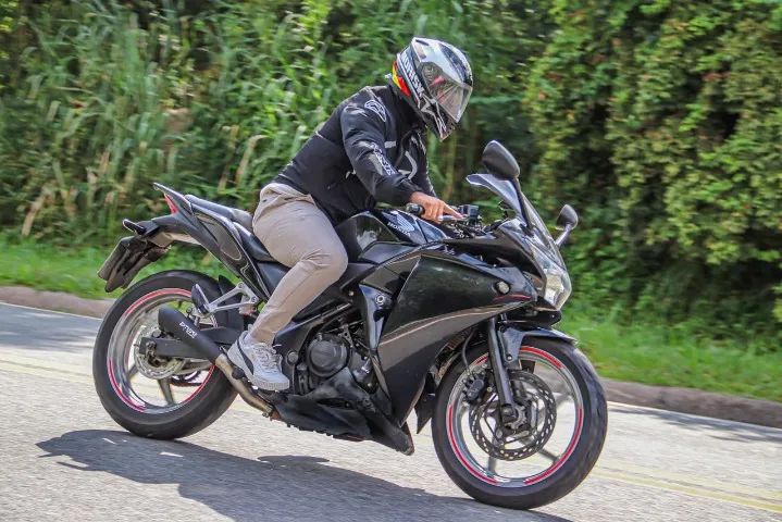 HONDA CBR 250 R 2012 - Foto 4