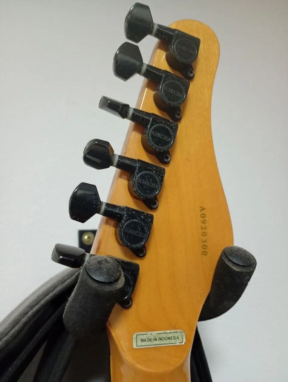 Guitarra Schecter Omen 6  - Foto 4