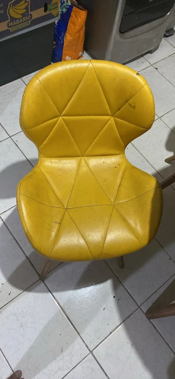 Mesa com 4 cadeiras