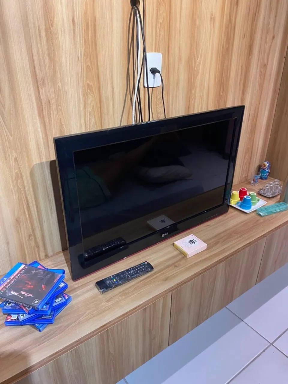 TV LG 32" LED (Modelo 32LM400) - Foto 2