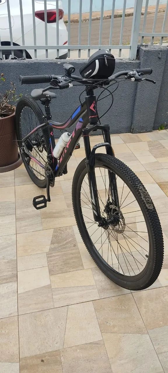 Bicicleta Aro 29 Alumínio First Curvo 24v T15 - Preto/Ros - Foto 3