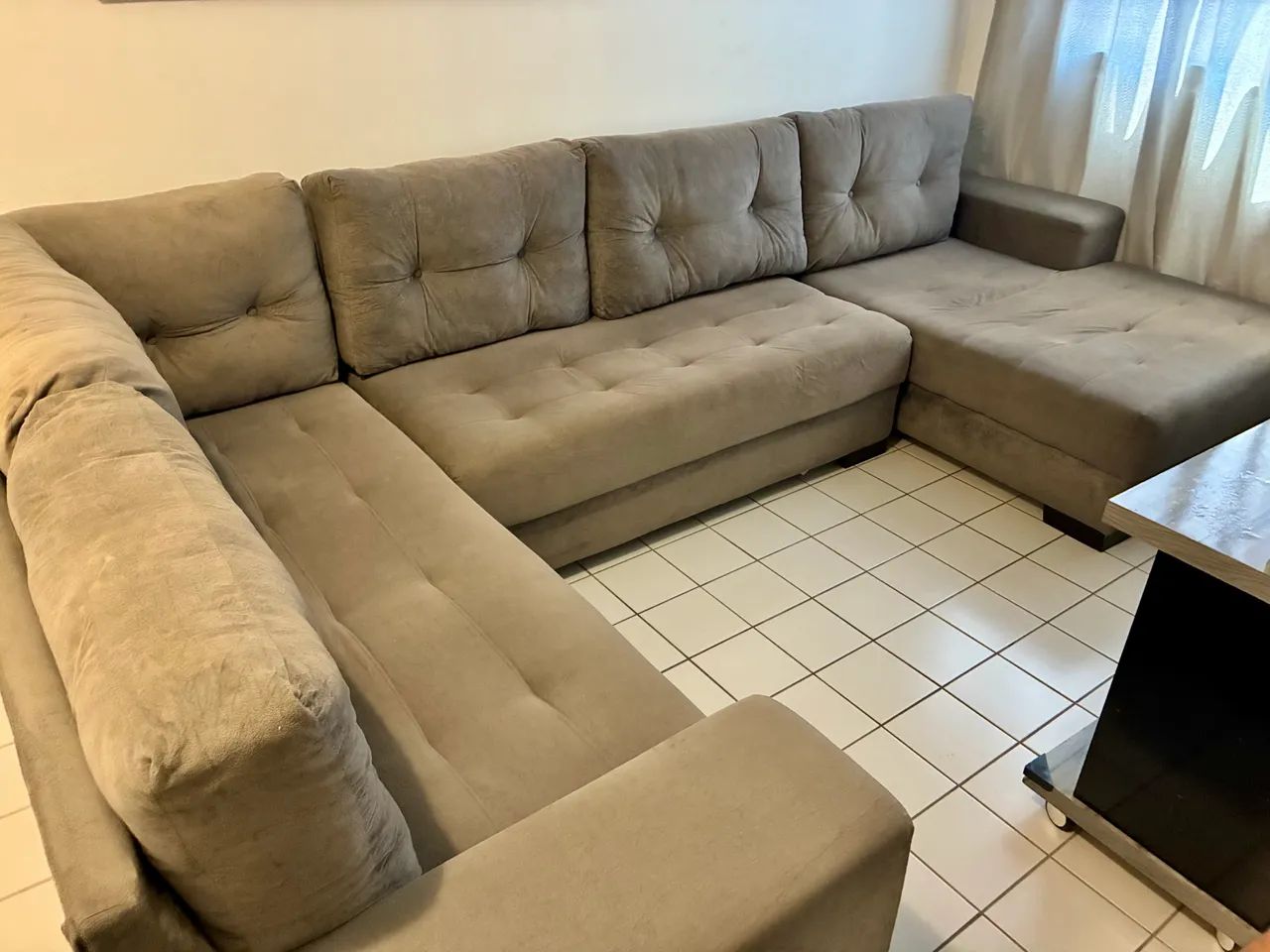 Sofá Grande em L com Chaise - Confortável e Espaçoso - Foto 2