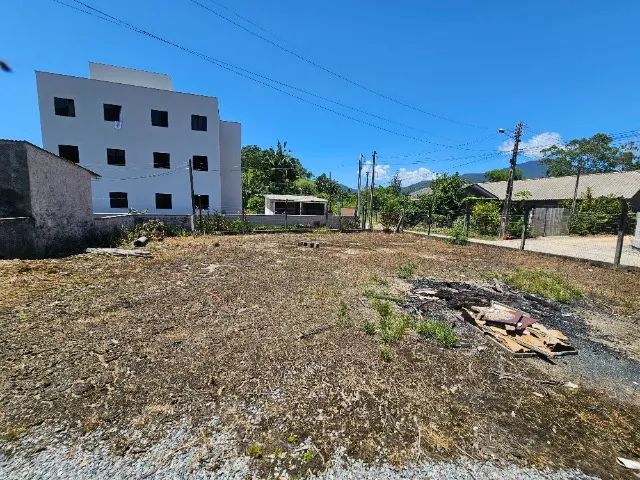 Terrenos urbano com casa precisando de reparos - Foto 4